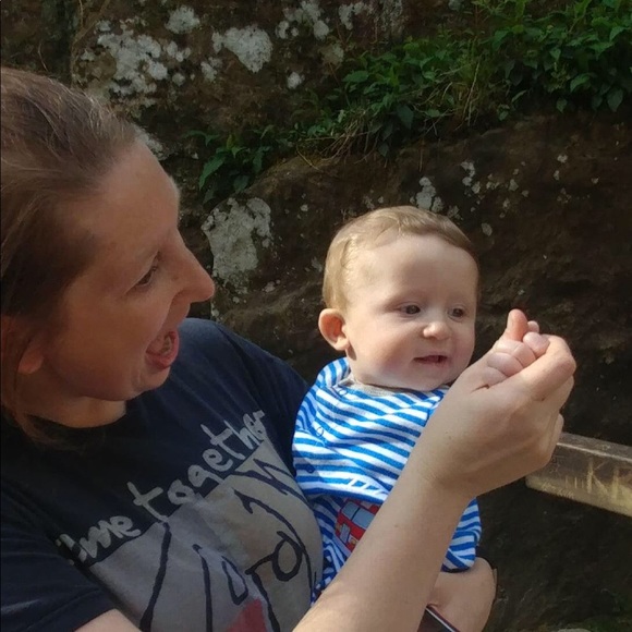 Welcome to OUR closet!! π±ββοΈ - Picture 4 of 8